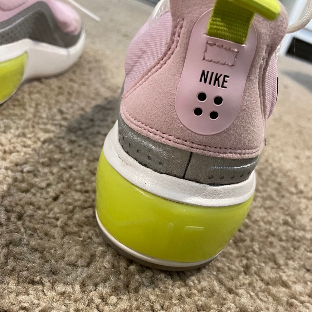 Pink Nike Air Max - Picture 5 of 6